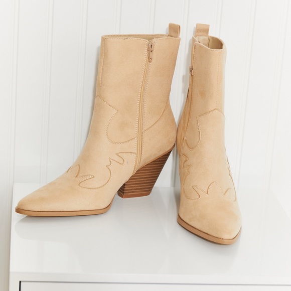 Qupid Down in Dallas Embroidered Cowboy Booties Brand New in Box size 10 - Picture 4 of 6